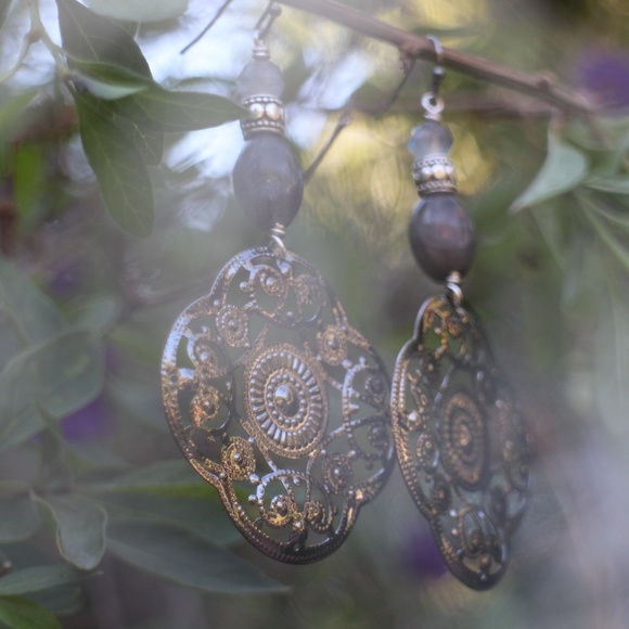🌸Handmade Labradorite Jingle Statement Earrings - Picture 2 of 4